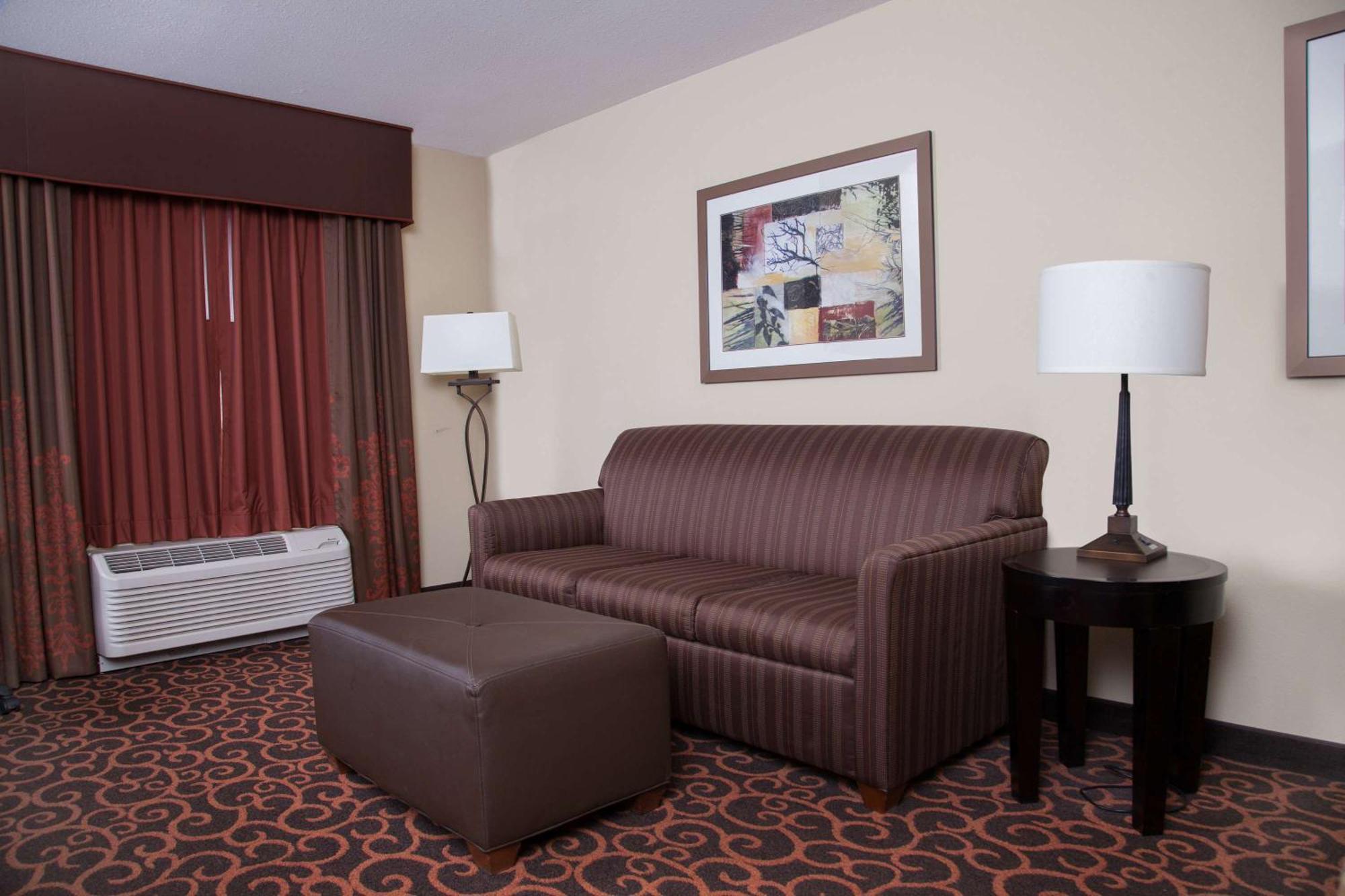 Hampton Inn & Suites Dickinson Nd Exterior photo