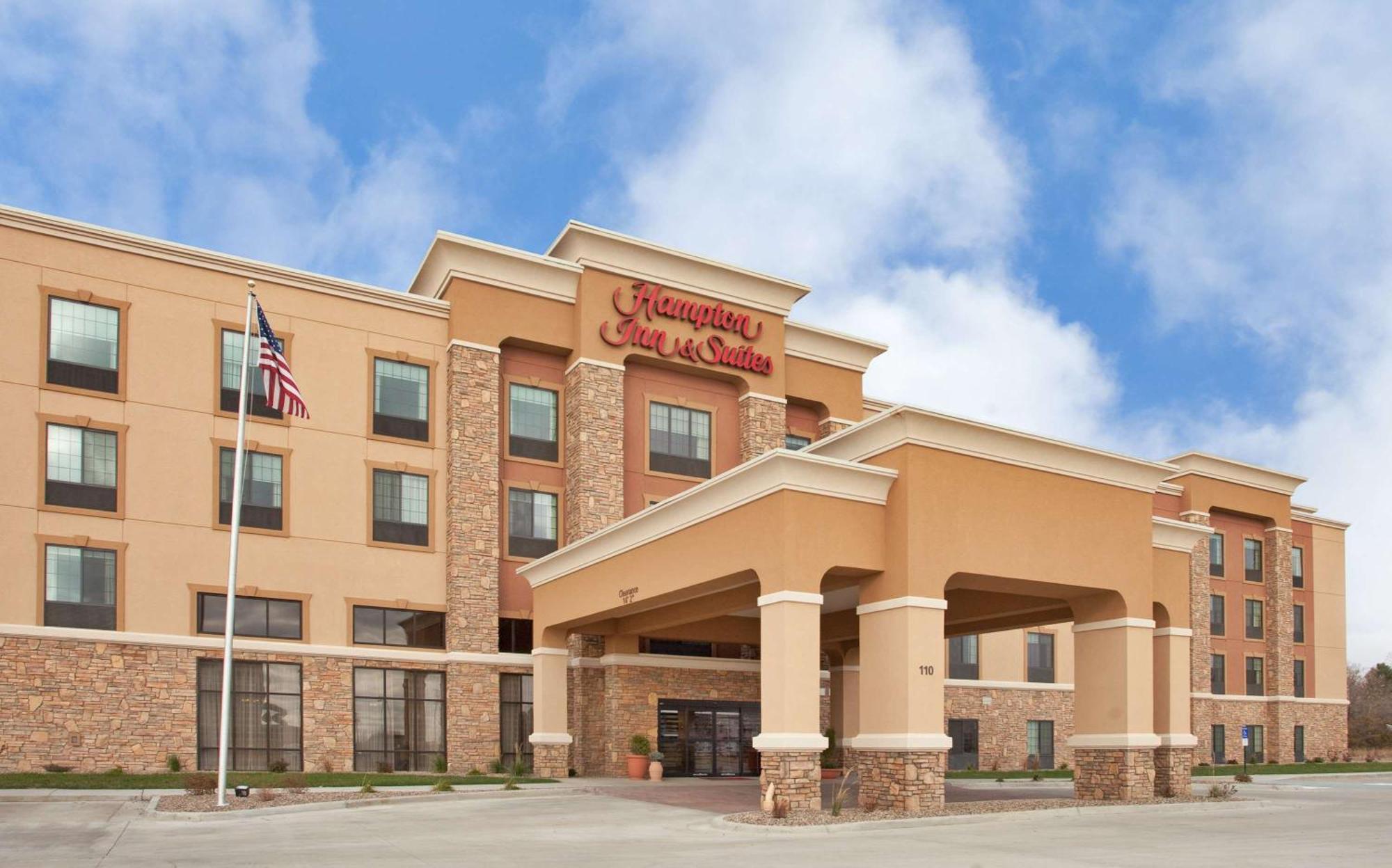 Hampton Inn & Suites Dickinson Nd Exterior photo